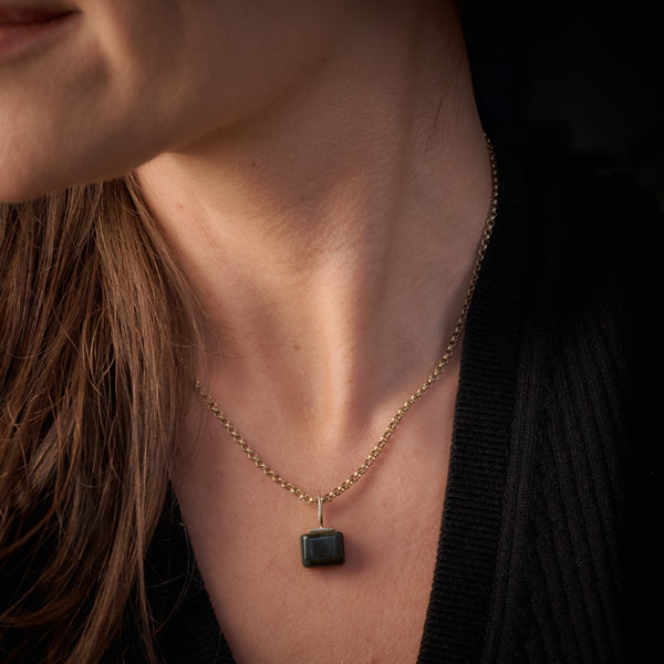 Isle of Rum Bloodstone Pendant 9ct Gold