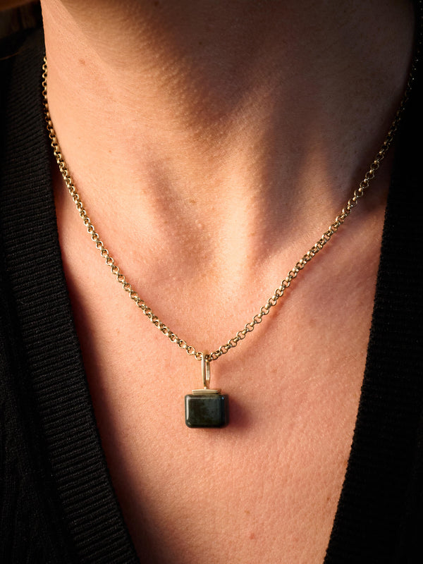 Isle of Rum Bloodstone Pendant 9ct Gold