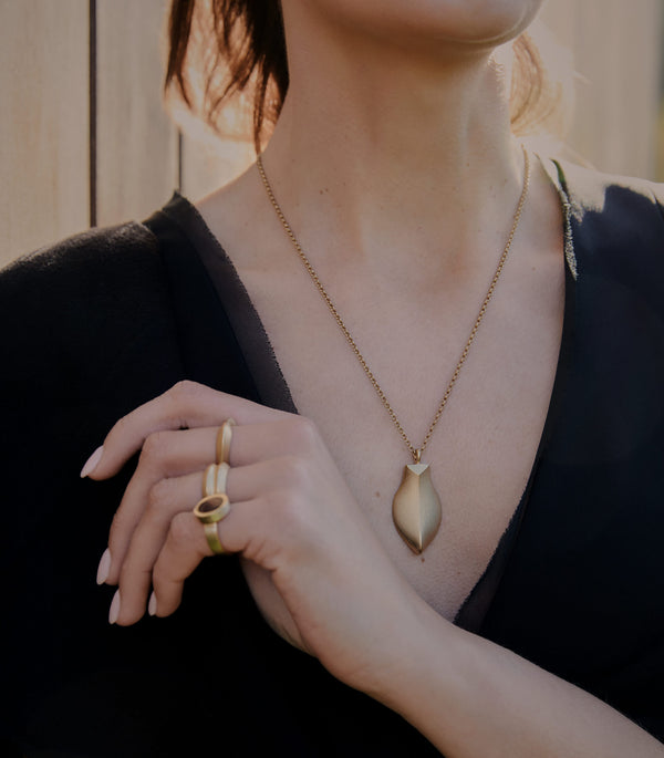 Mór Pendant 9ct Gold - Tarska Jewellery